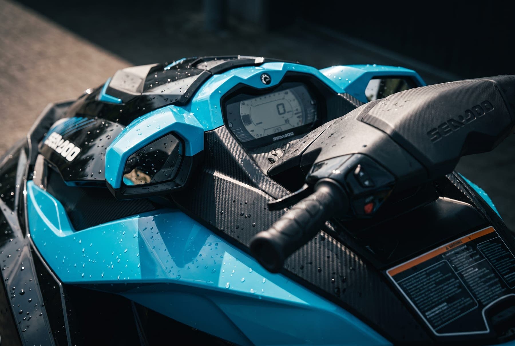 Kokpit a řídítka Sea-Doo GTR 230